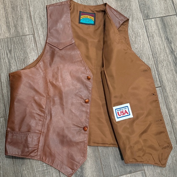 Vintage PIONEER Wear Brown leather vest - Picture 3 of 6